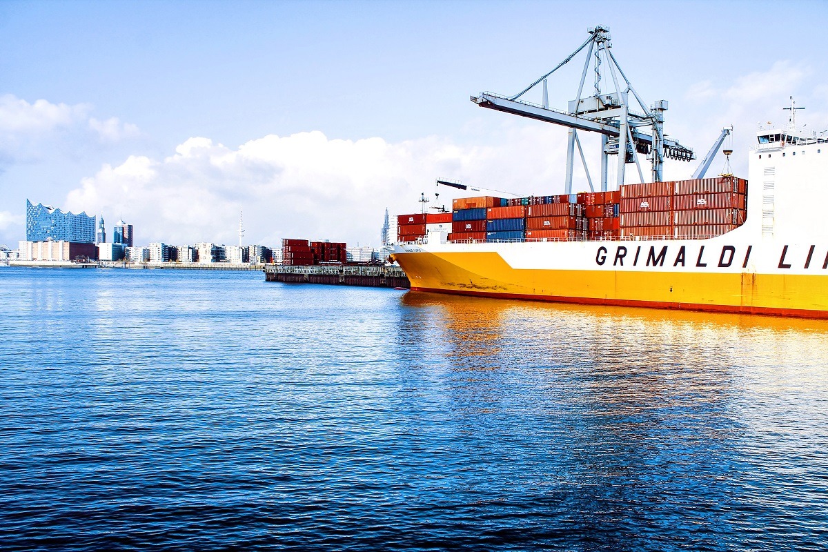 Sustainable service logistics for offshore farms